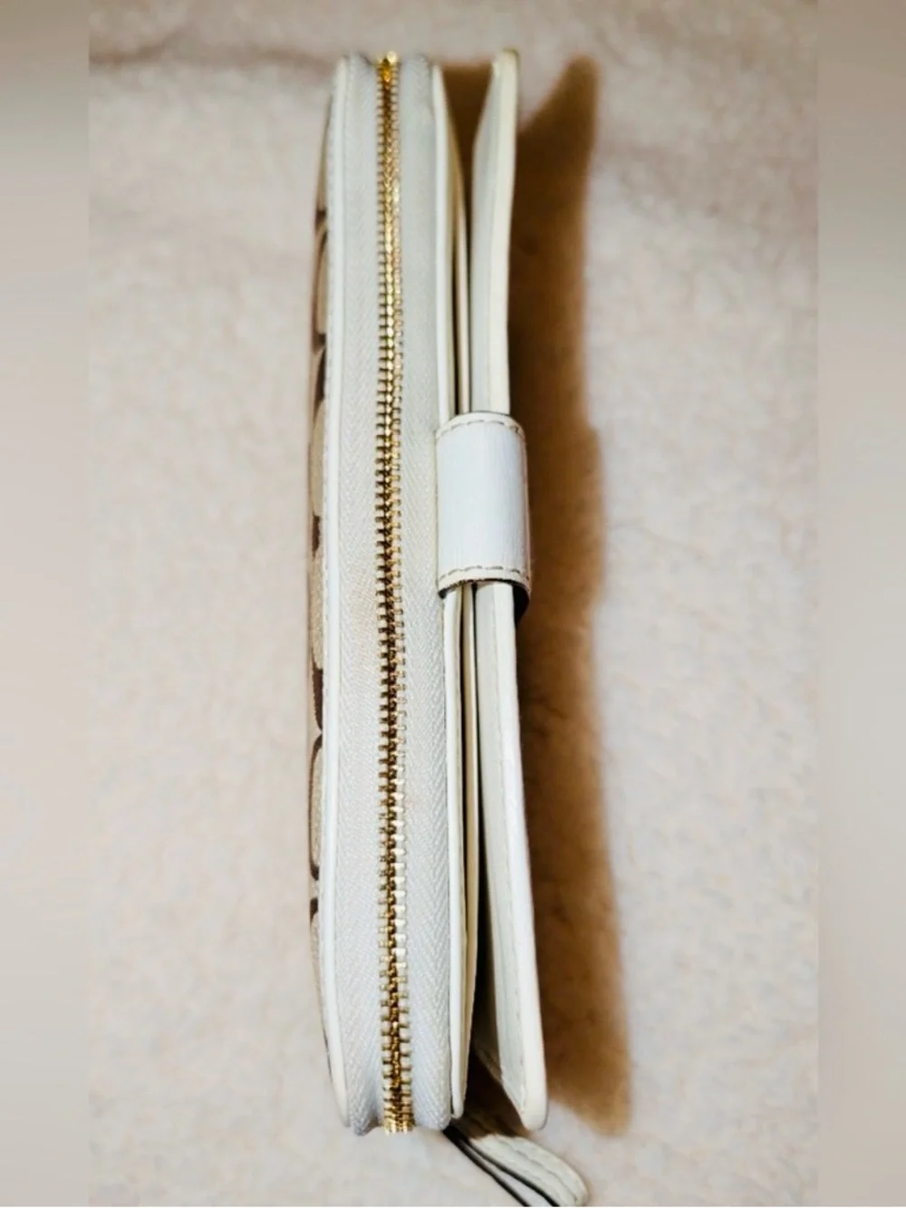Coach Legacy Signature Canvas Wallet with White Trim - Picture 6 of 14